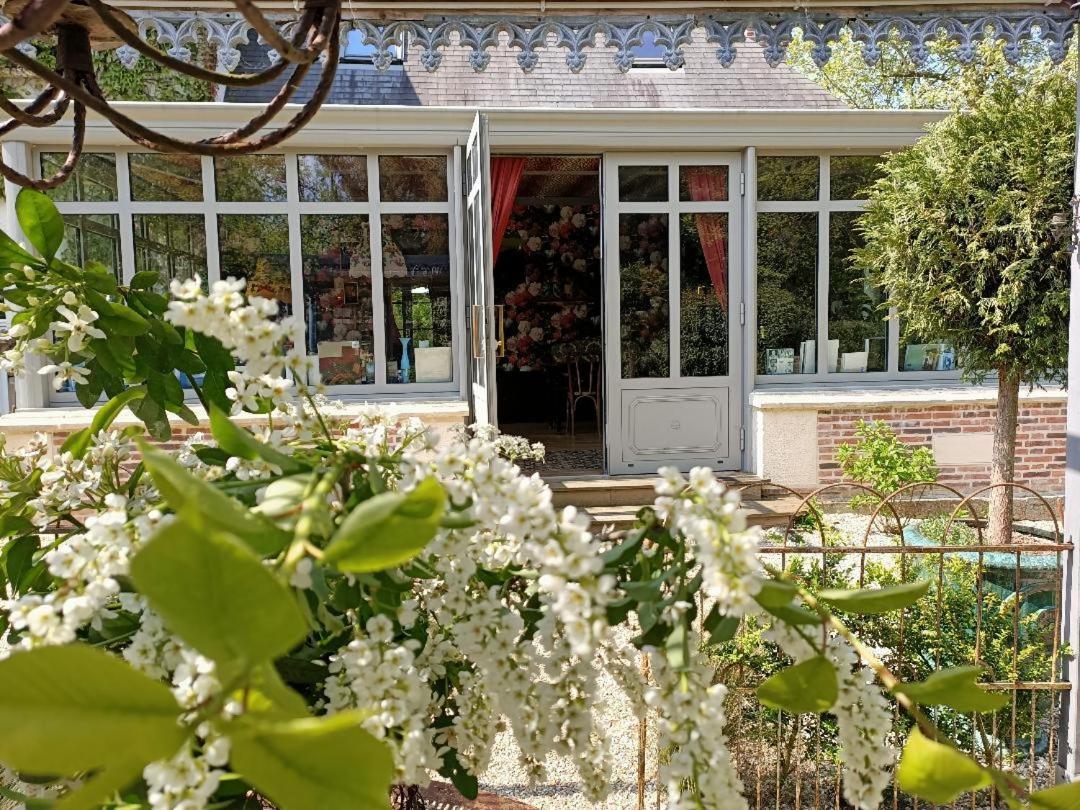 Bed and Breakfast Un Parfum De Violette Fourneville Екстер'єр фото