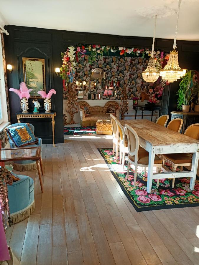 Bed and Breakfast Un Parfum De Violette Fourneville Екстер'єр фото