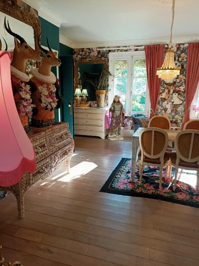 Bed and Breakfast Un Parfum De Violette Fourneville Екстер'єр фото