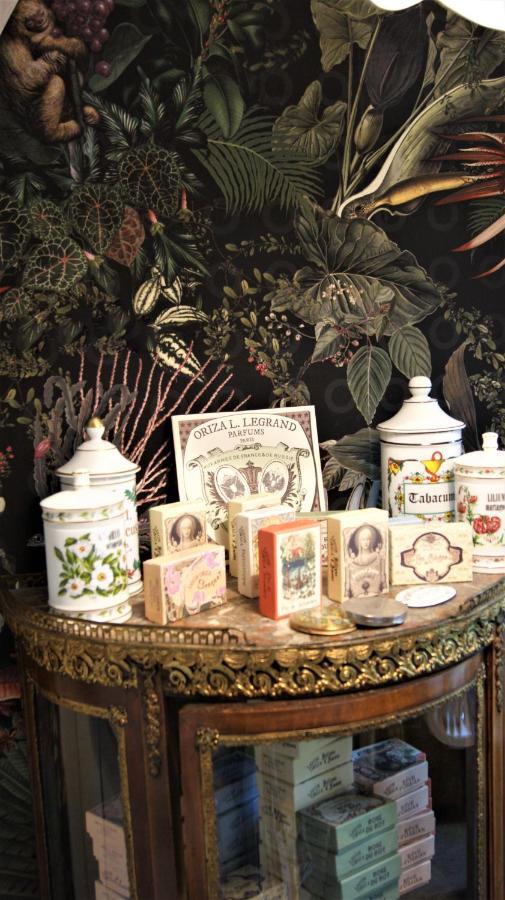 Bed and Breakfast Un Parfum De Violette Fourneville Екстер'єр фото